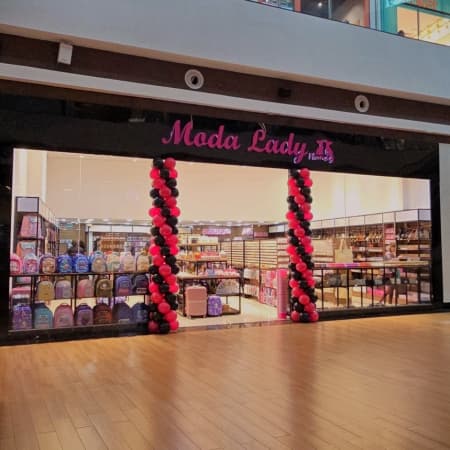 Imagem de interna da loja moda lady