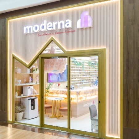 Imagem de interna da loja moderna esmalteria