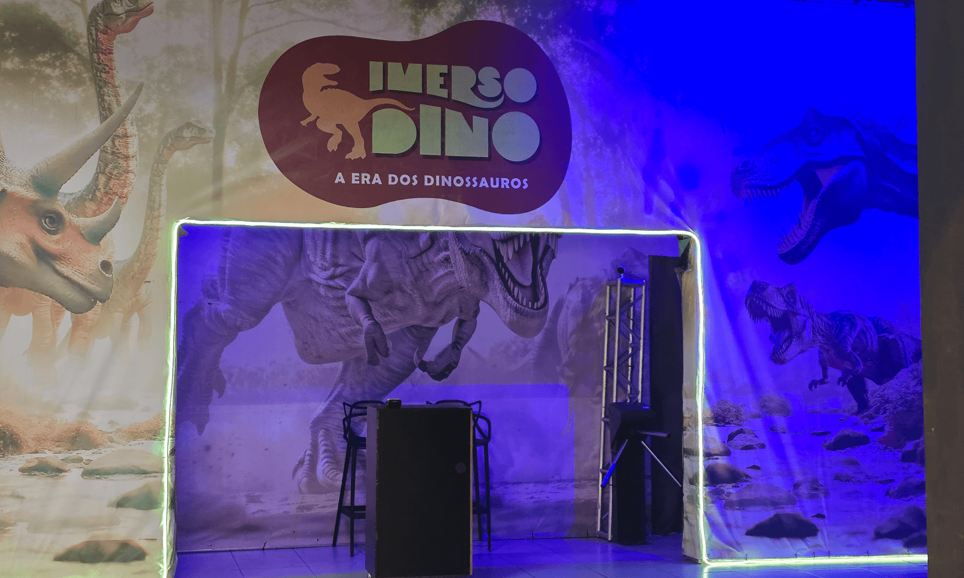 Banner do evento Aventura Jurássica no Uberlândia Shopping: venha viver o Imerso Dino!